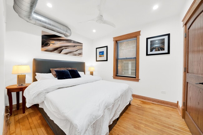 Building Photo - 1226 S 60th Ct