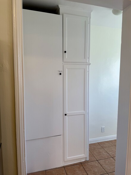 Storage in "mud room" - 6133 S Harvard Blvd