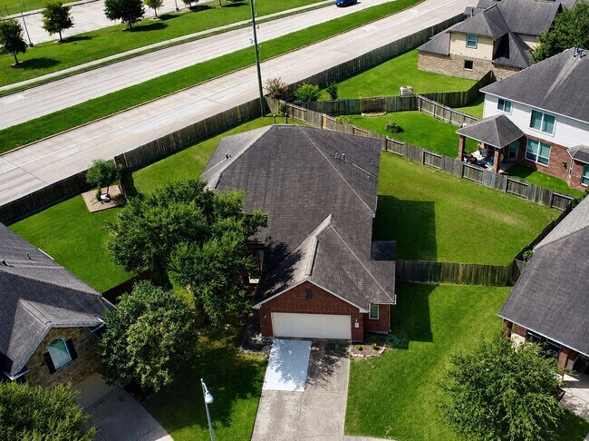 Building Photo - 24907 Diamond Ranch Dr