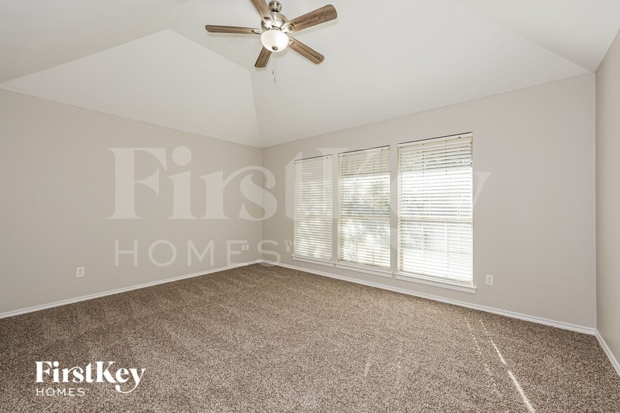 Building Photo - 1417 Highland Dr