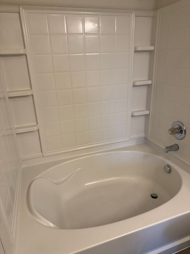 Building Photo - Hidden Springs II Condos