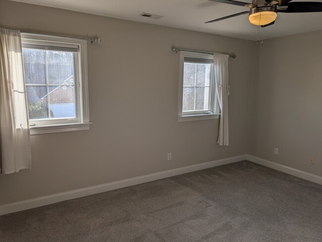 Building Photo - 6 Maxim Ct