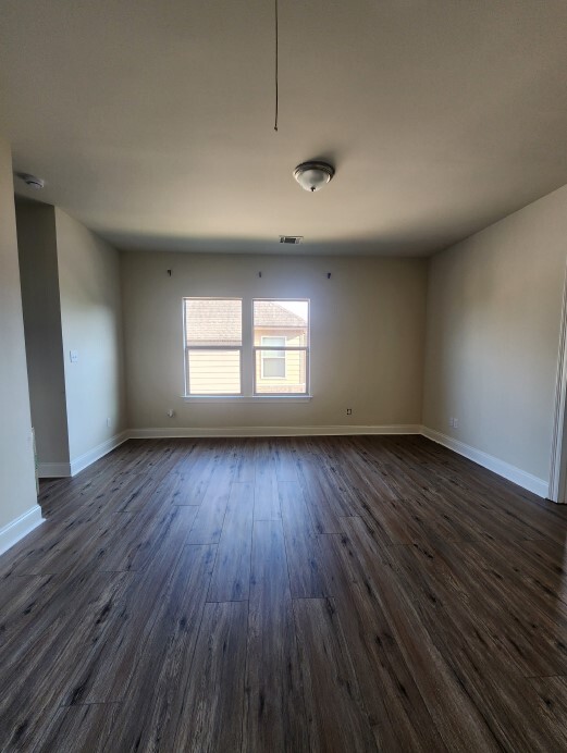 Building Photo - 18145 River Birch Dr