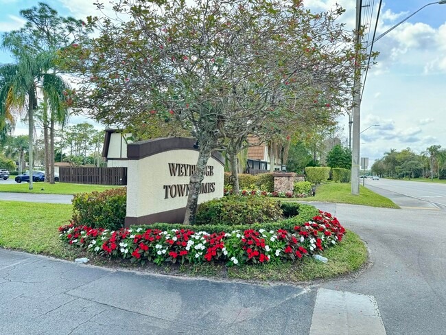Building Photo - 152 Weybridge Cir