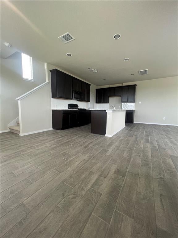 Building Photo - 5600 Respinto Dr
