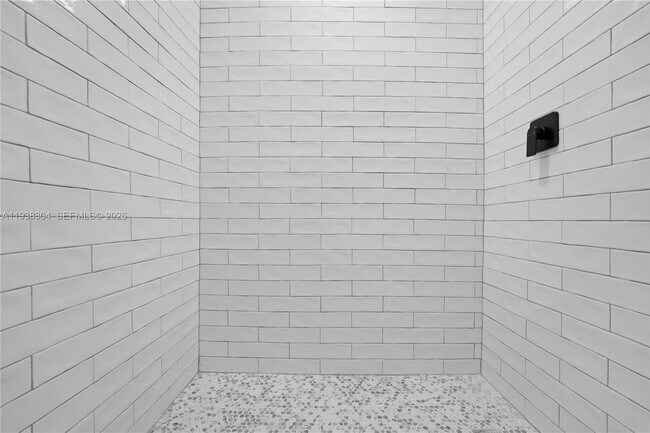 Building Photo - 1505 Monroe St