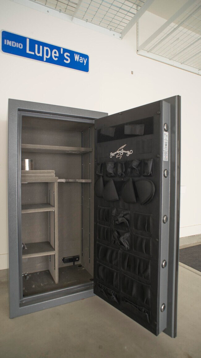 Building Photo - 82830 Logan Creek Dr