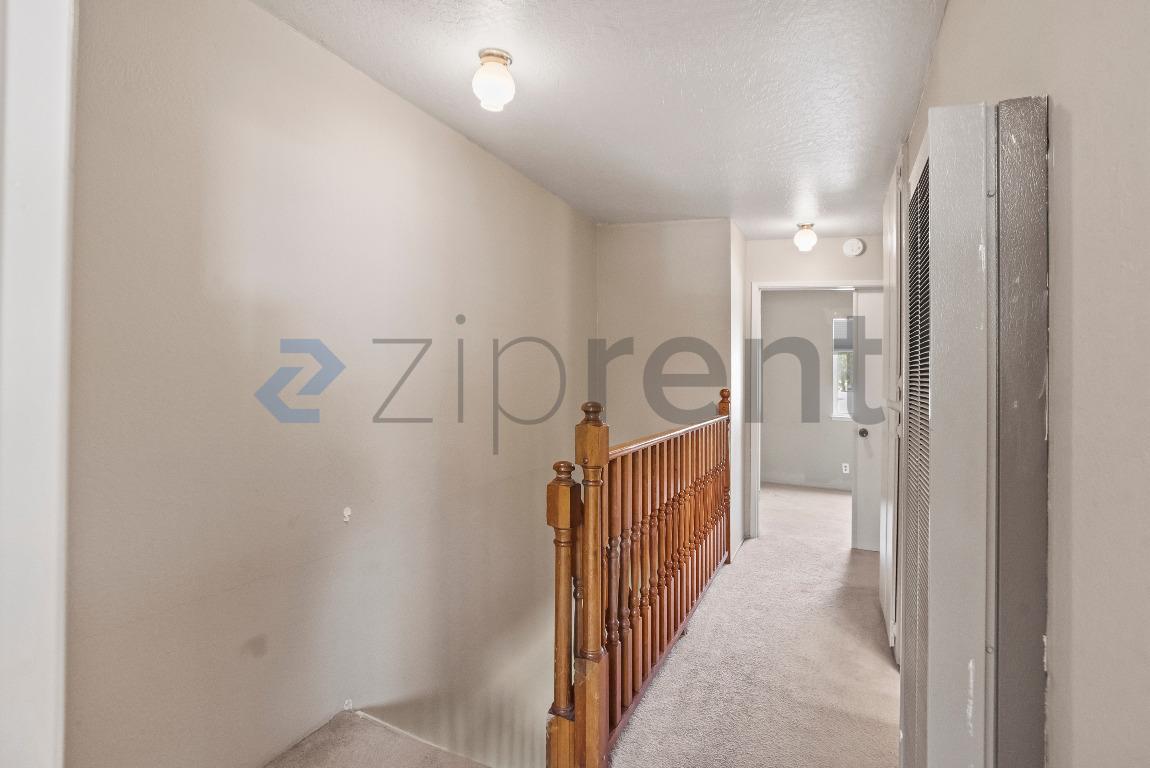 Building Photo - 3298 Cropley Ave