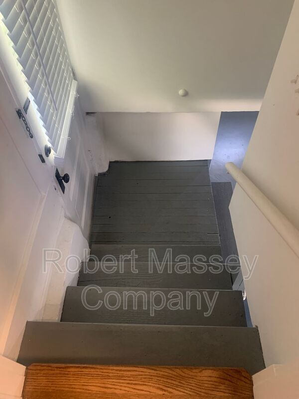 Building Photo - 127 McCready Ave