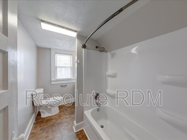 Building Photo - 1624 Yandes St