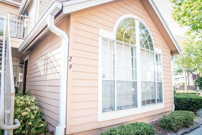 Building Photo - 605 Youngstown Pkwy