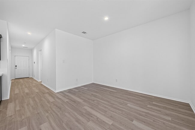 Building Photo - 14556 Lily Plns Dr