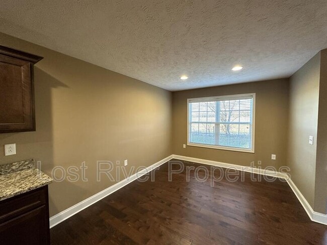 Building Photo - 381 Paige Ave
