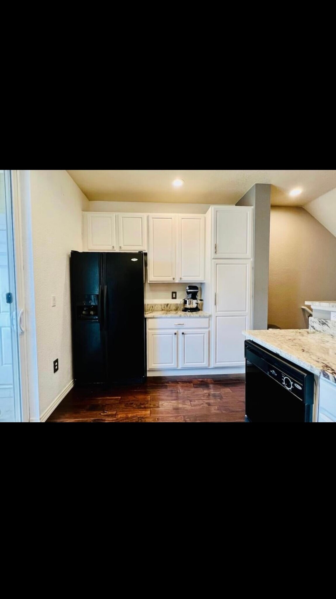 Building Photo - 9362 Amison Cir