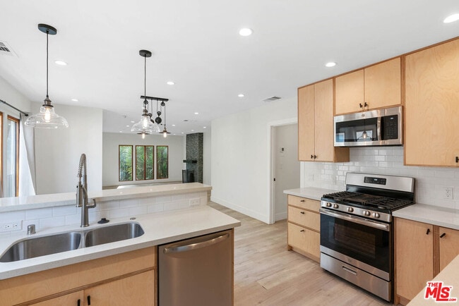 Building Photo - 8575 Horner St