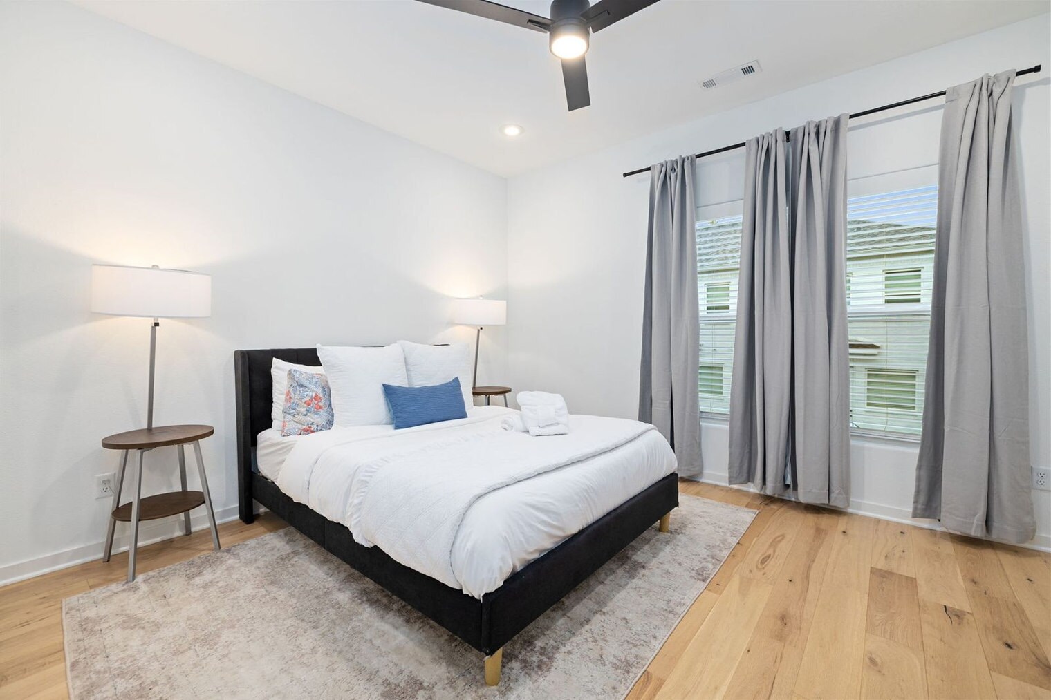 Building Photo - 1632 Neptune St