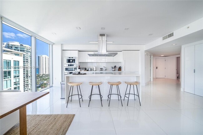 Building Photo - 300 Sunny Isles Blvd