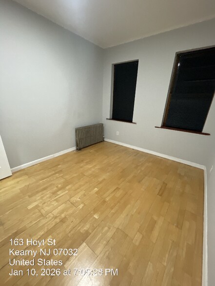 Building Photo - 165-165 Hoyt St