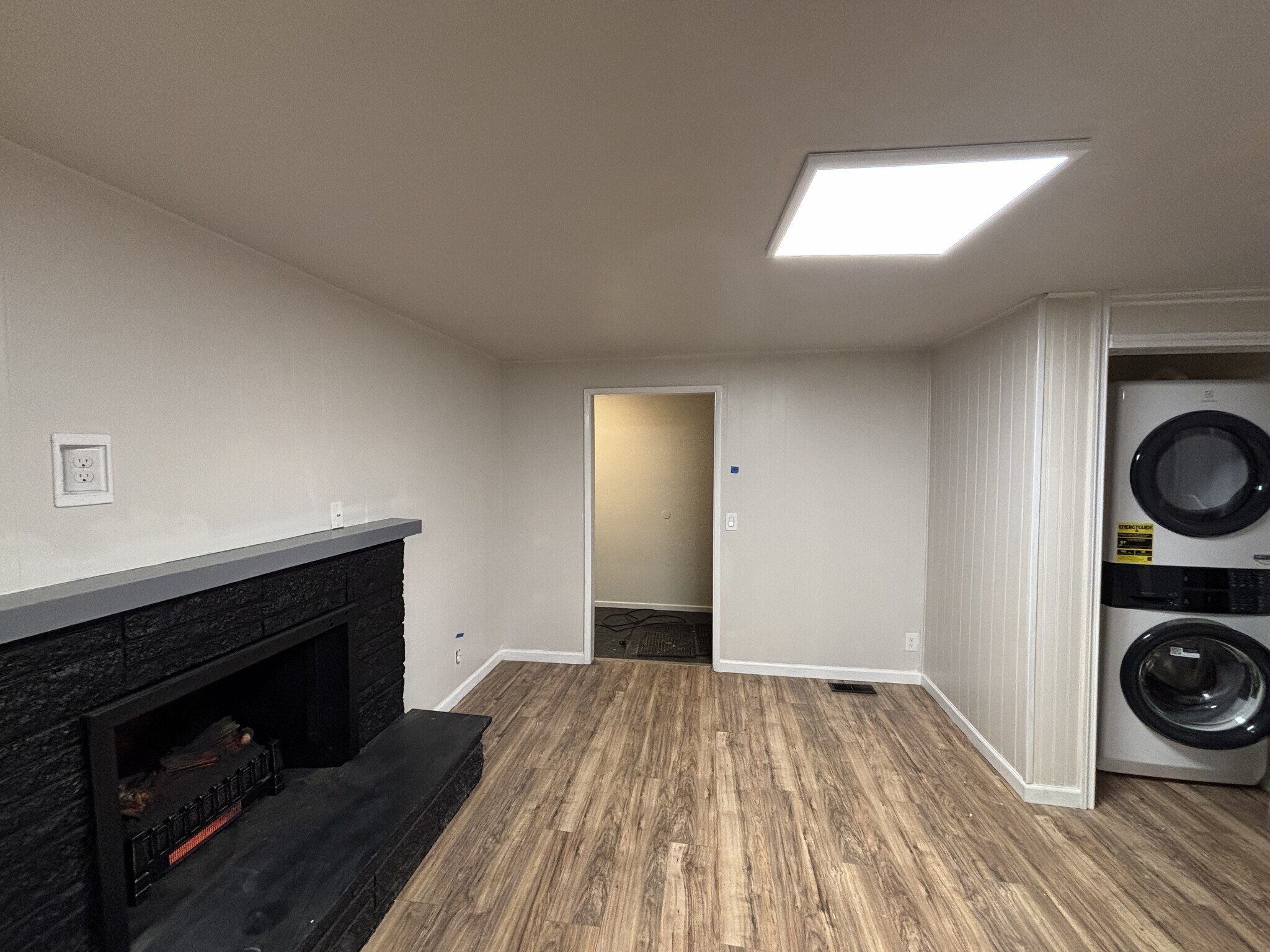 Building Photo - 1137 NW Dixon St