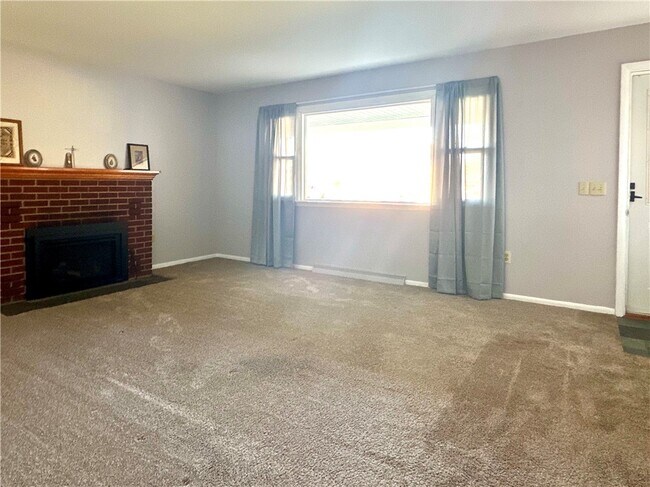 Building Photo - 406 Sharr Ave