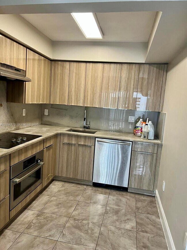 Building Photo - 341 23rd Way S