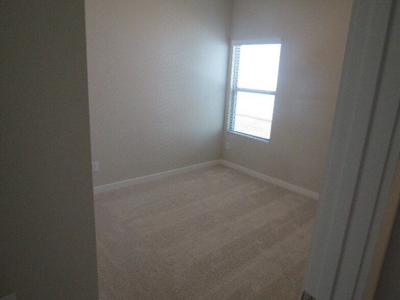 Building Photo - 12135 Ridge Top Dr