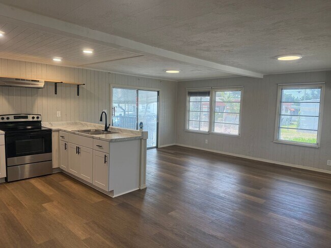 Building Photo - 1117 49th Ave Terrace W