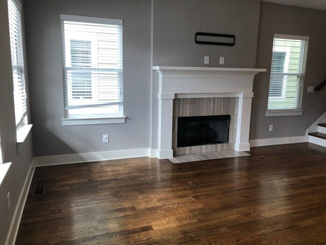 Building Photo - Stunning home in Historic West Town!