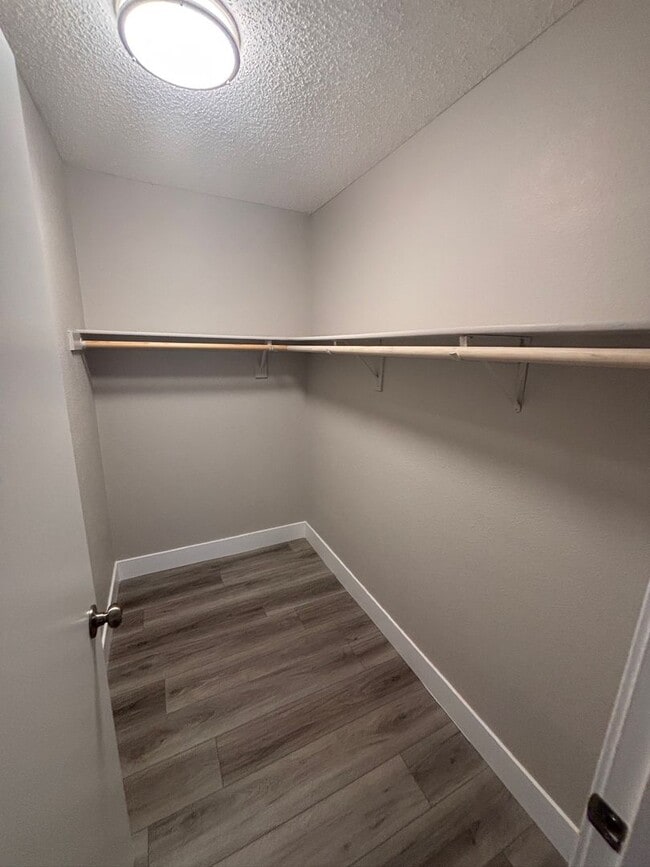 Building Photo - Newly Renovated Two Bedroom Condo