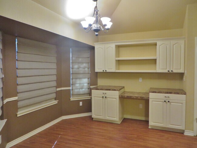 Building Photo - 3 Bedroom 2 Bathroom Parkview Estates Home