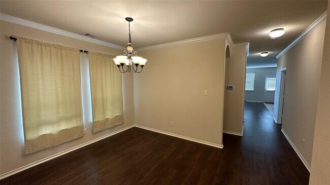 Building Photo - 1703 Thornhollow Dr