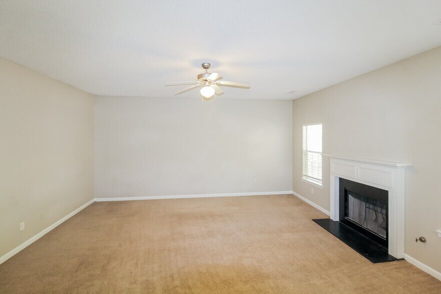 Building Photo - 1972 Bridgestone Cir