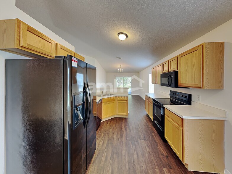 Building Photo - 5549 Shady Pine St S