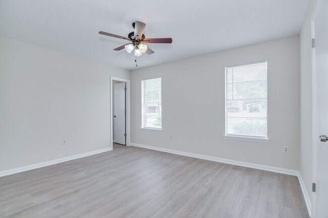 Building Photo - Brick Ranch in Columbia County