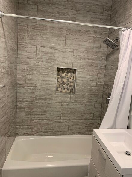 Building Photo - 5117 W 21st St