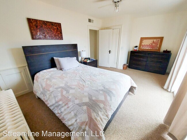 Building Photo - 2 br, 1 bath House - 6366 Ridge Dr