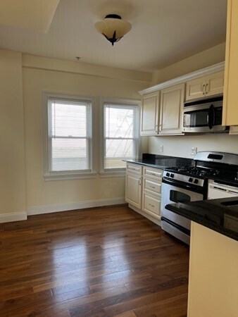 Building Photo - 290 Broadway