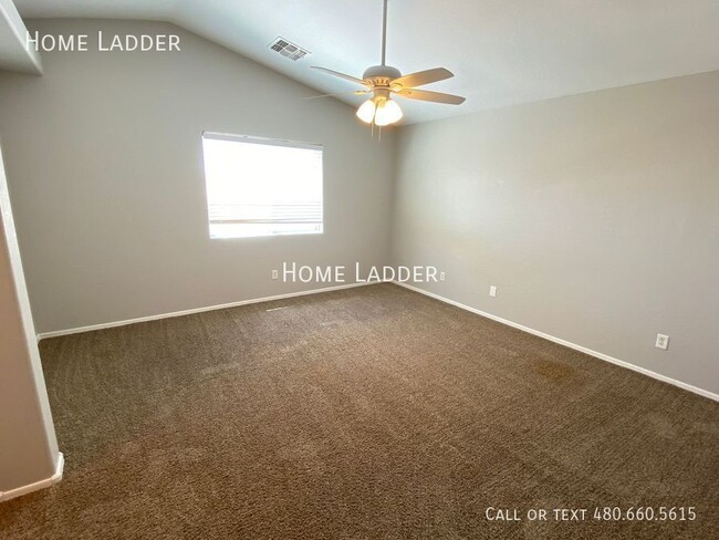 Building Photo - $500 off first month!  Great 3 Bedroom 2.5...