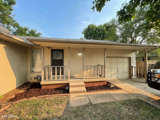 Primary Photo - 2 br, 2 bath House - 416 S Woodchuck Ln