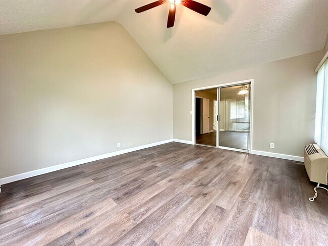 Building Photo - Stunning Single-Family Home with Plenty of...