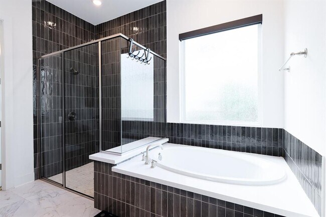 Building Photo - 2905 Canto Trce