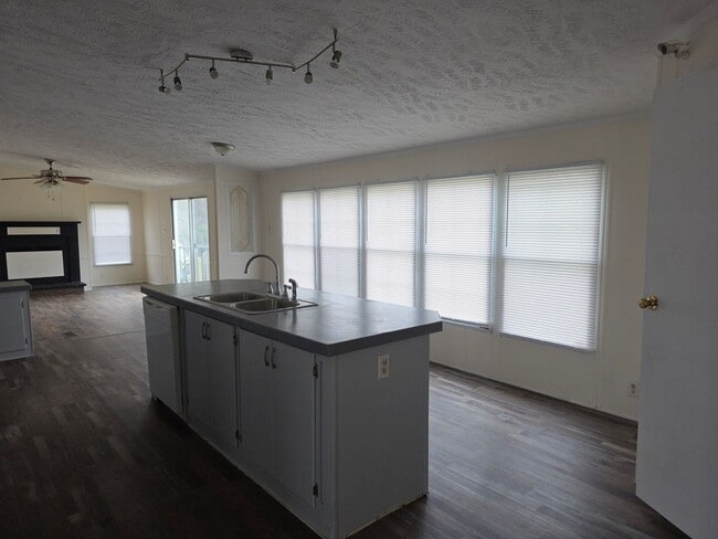 Building Photo - BOWMAN