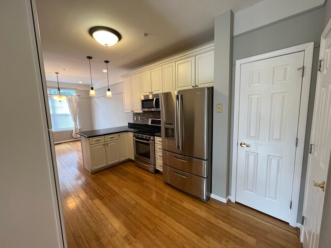 Building Photo - 202 Dresher Woods Dr