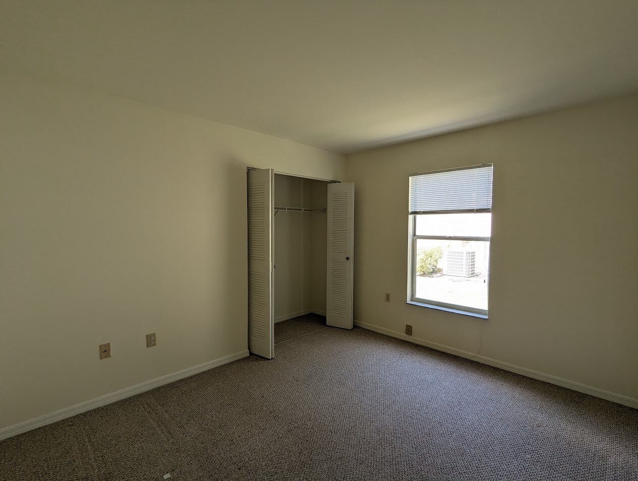 Building Photo - 9961 Boca Ave N