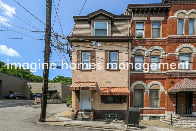 Primary Photo - 164 S 15th St