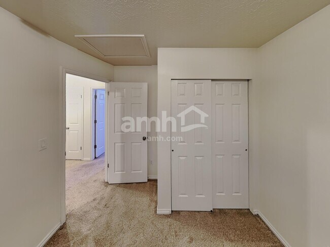 Building Photo - 1454 Fowler Ave