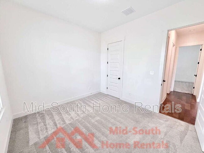 Building Photo - 5628 Draper Trail