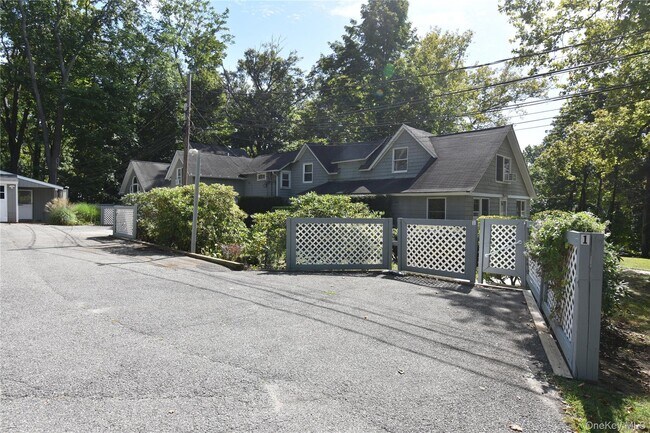 Building Photo - 70 N Woodhull Rd