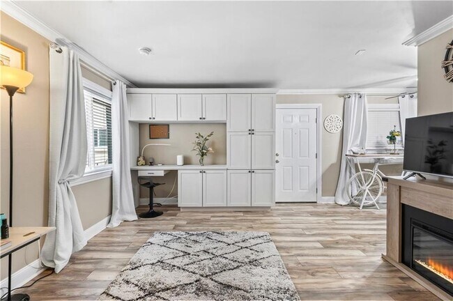 Building Photo - 500 Lake Marina Dr