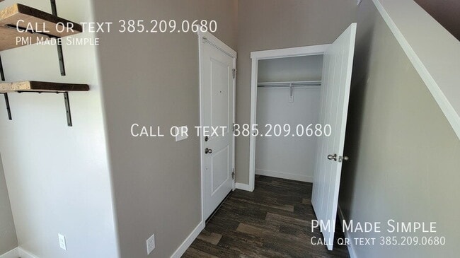 Building Photo - Modern Townhome | LVP | Office/Entertainment